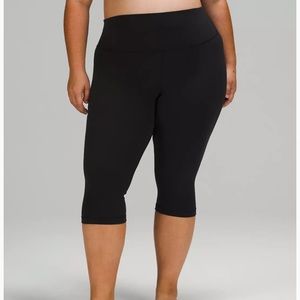 Black Lululemon yoga pants